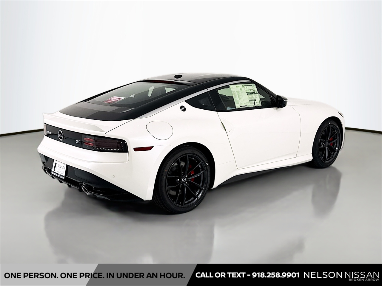 New Pearl White Tricoat/Super Black 2026 Nissan Performance for