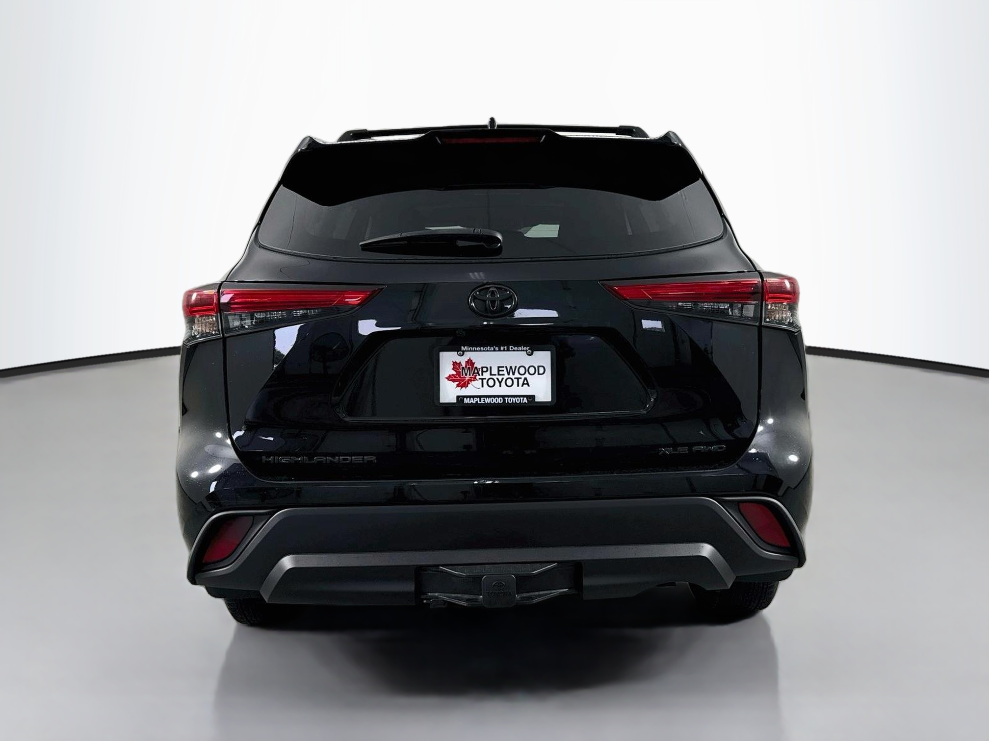 Used Midnight Black Metallic 2022 Toyota Highlander XLE for Sale