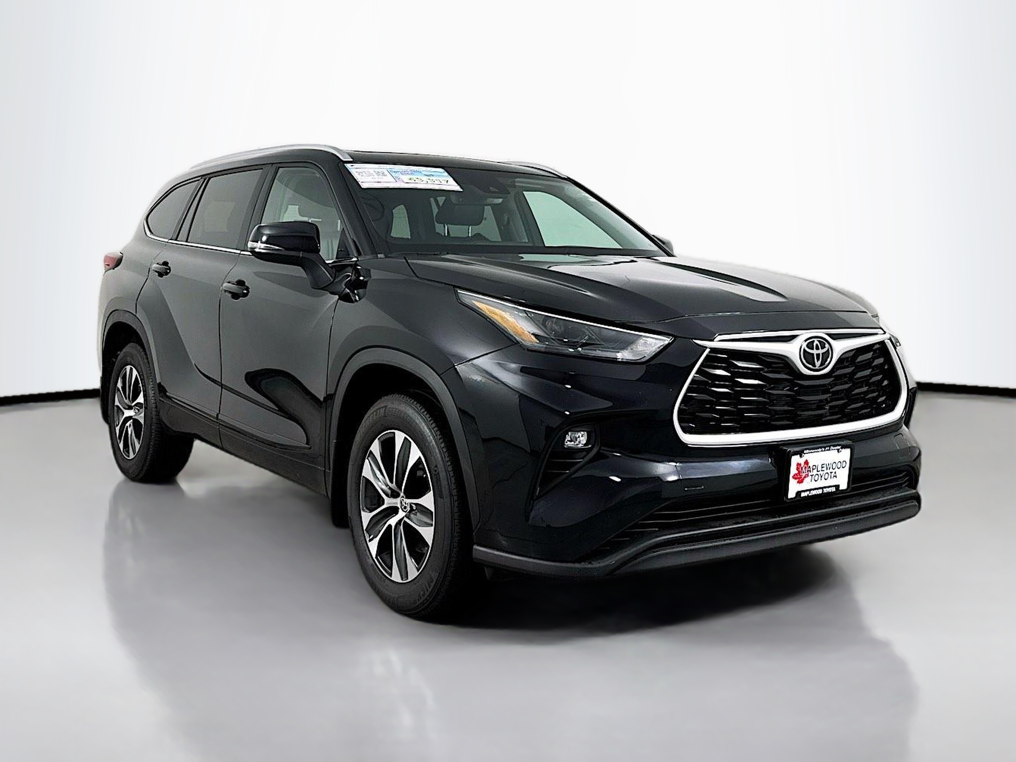 Used Midnight Black Metallic 2023 Toyota Highlander XLE for Sale