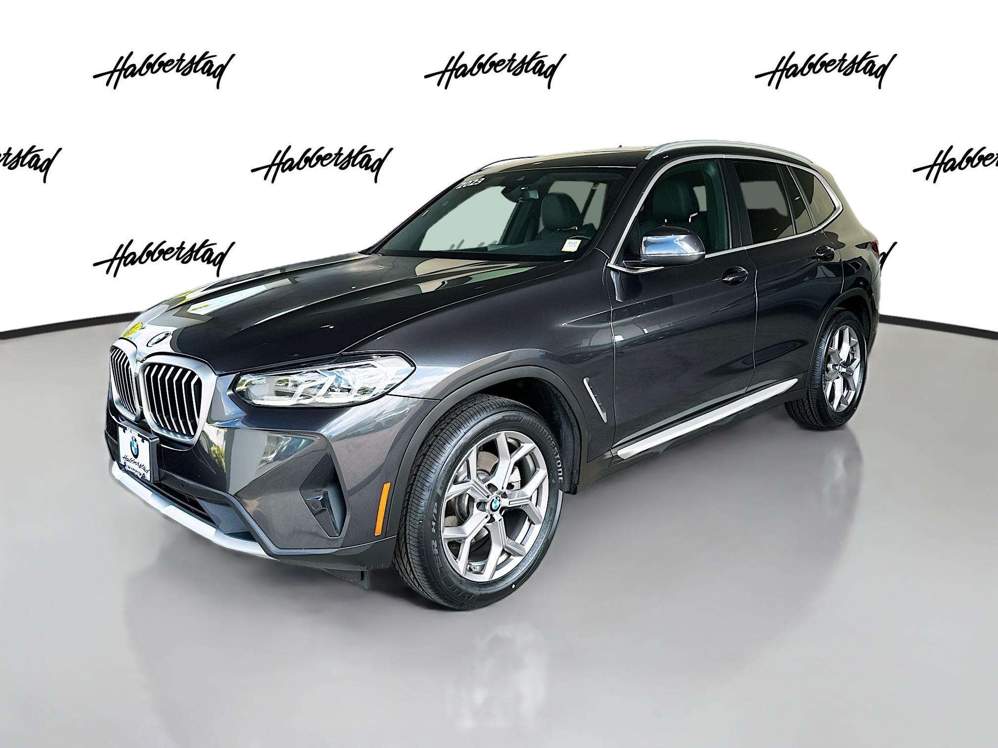30 チャコールグレーS Used Dark Graphite Metallic 2023 BMW xDrive30i for Sale in Bay