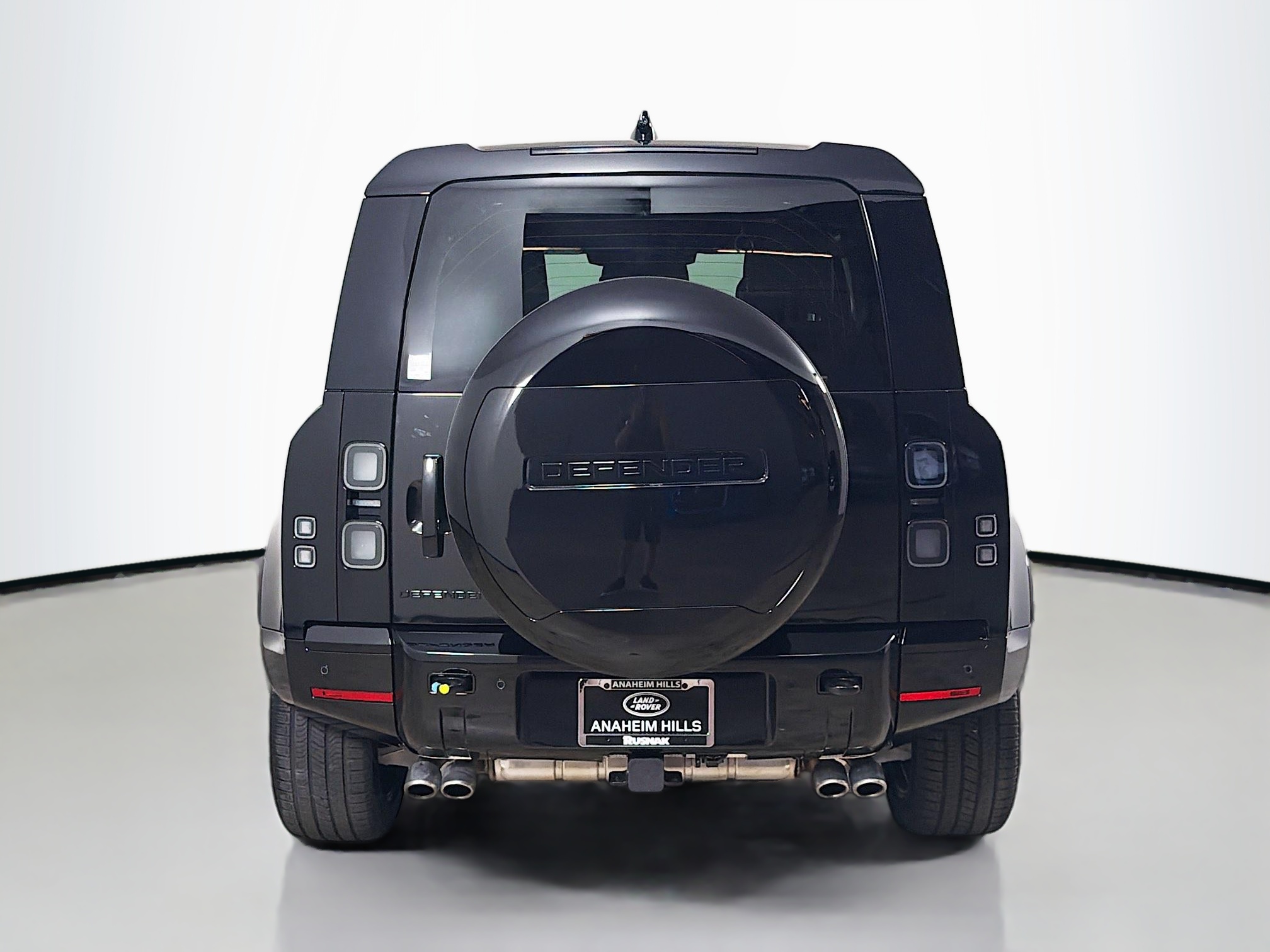 New 2026 Land Rover Defender 90 V8 2 Door SUV in Anaheim #68260404